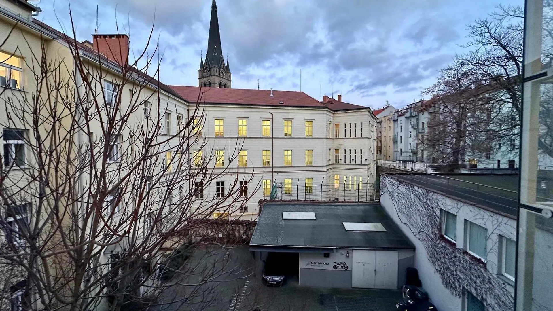 Stylish Apartment In Heart Of Zizkov Near Iconic Sites Prague