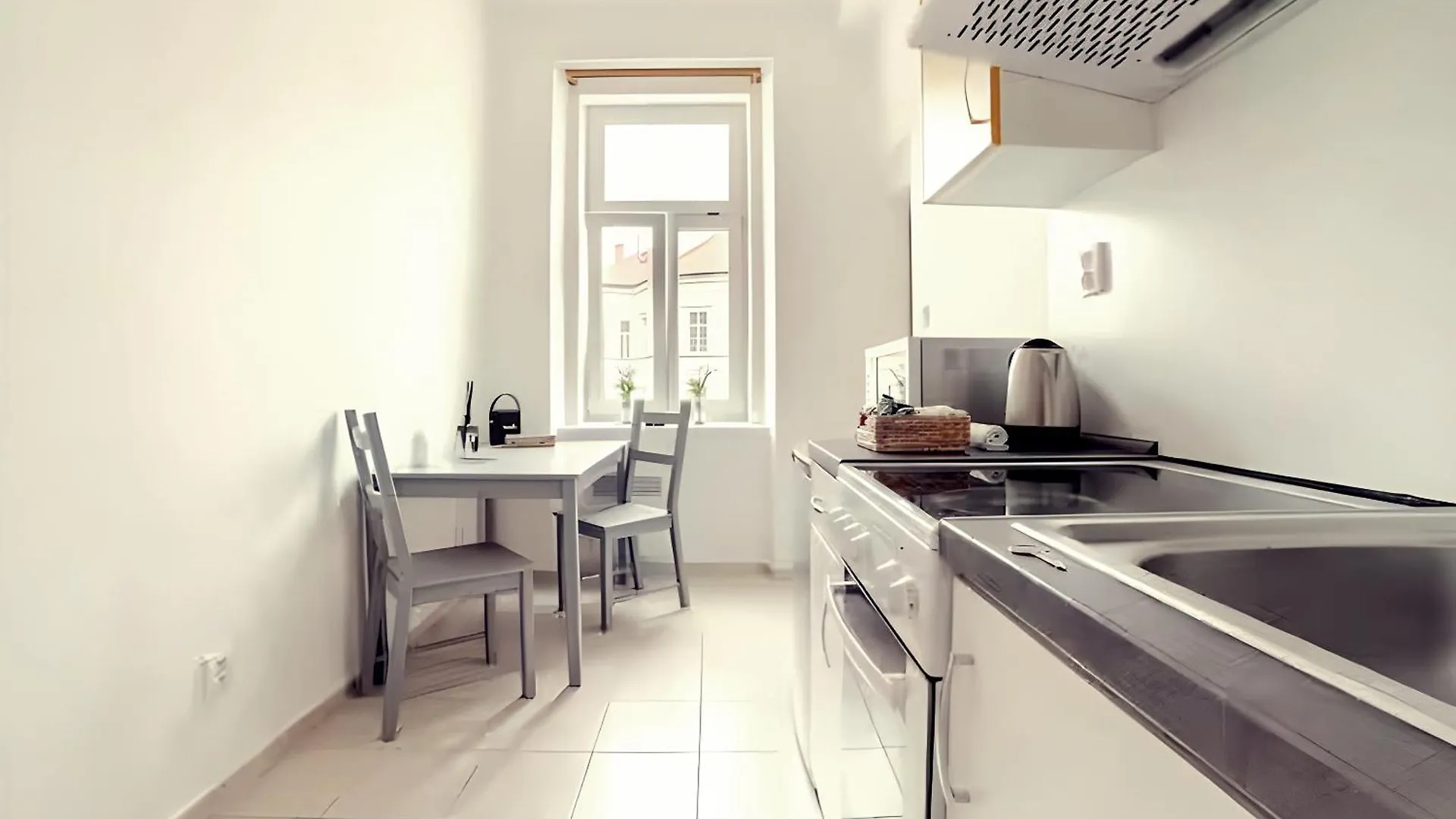 Stylish Apartment In Heart Of Zizkov Near Iconic Sites Prague