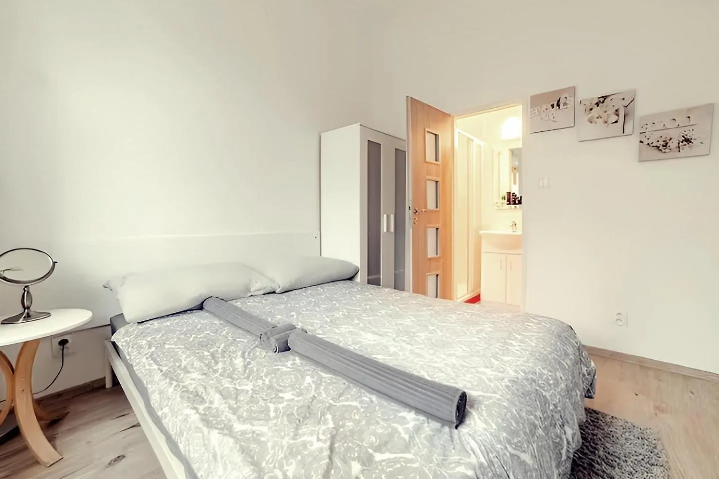 Stylish Apartment In Heart Of Zizkov Near Iconic Sites Prague